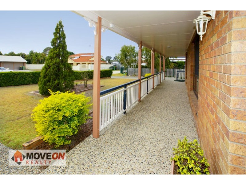 4 OAKMONT ST, Rothwell QLD 4022