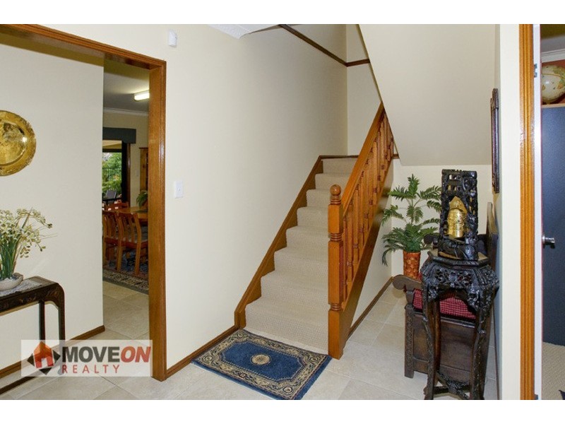 4 OAKMONT ST, Rothwell QLD 4022