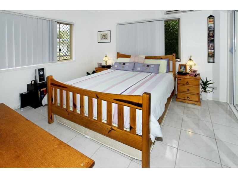 19 COLE ST, Scarborough QLD 4020