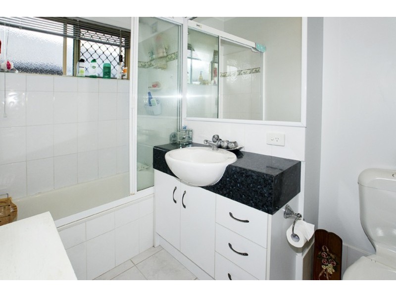 19 COLE ST, Scarborough QLD 4020