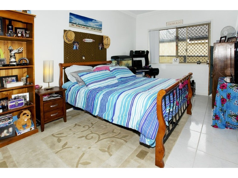 19 COLE ST, Scarborough QLD 4020