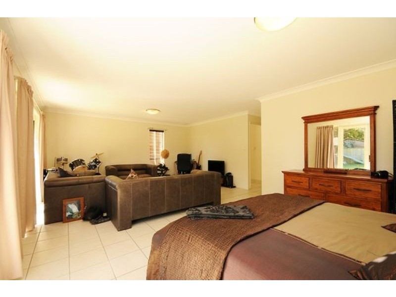 18 JAMIESON STREET, Redcliffe QLD 4020