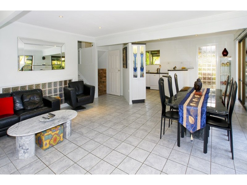 7 PALMTREE AVE, Scarborough QLD 4020