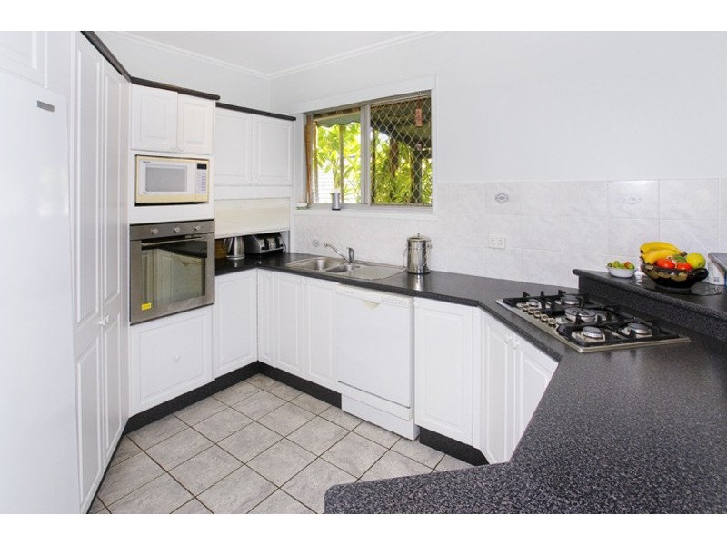7 PALMTREE AVE, Scarborough QLD 4020