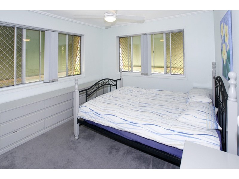 7 PALMTREE AVE, Scarborough QLD 4020