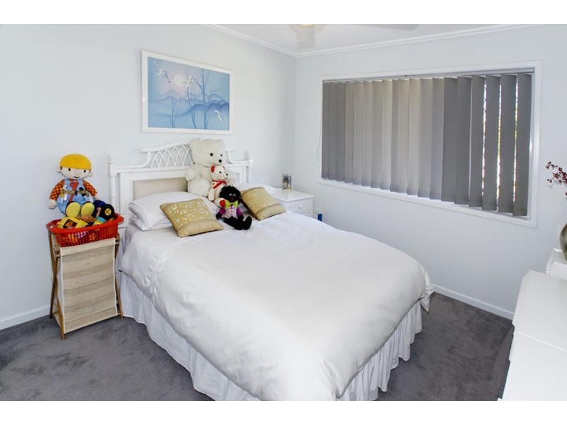 7 PALMTREE AVE, Scarborough QLD 4020