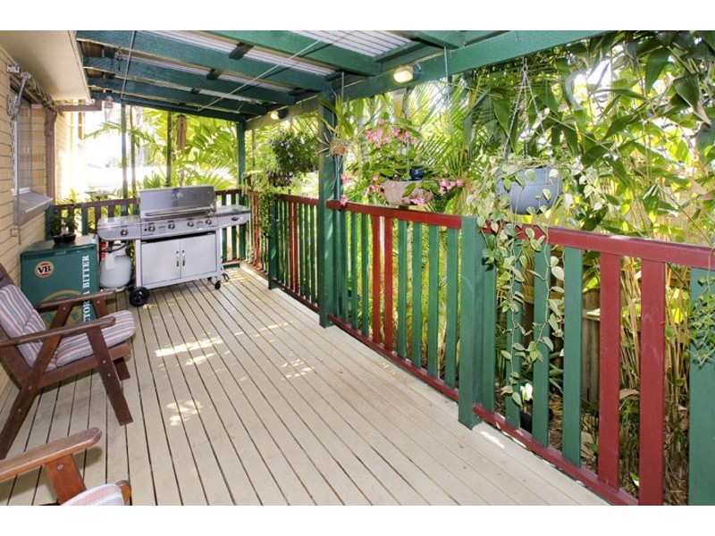 7 PALMTREE AVE, Scarborough QLD 4020