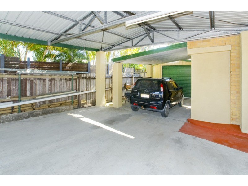 7 PALMTREE AVE, Scarborough QLD 4020