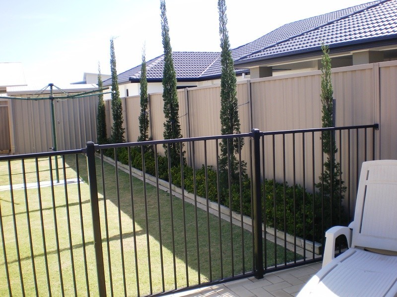 27 AURORA PLACE, Newport QLD 4020