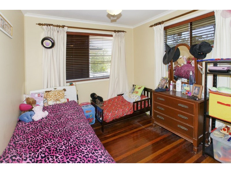 22 MARIGOLD ST, Margate QLD 4019