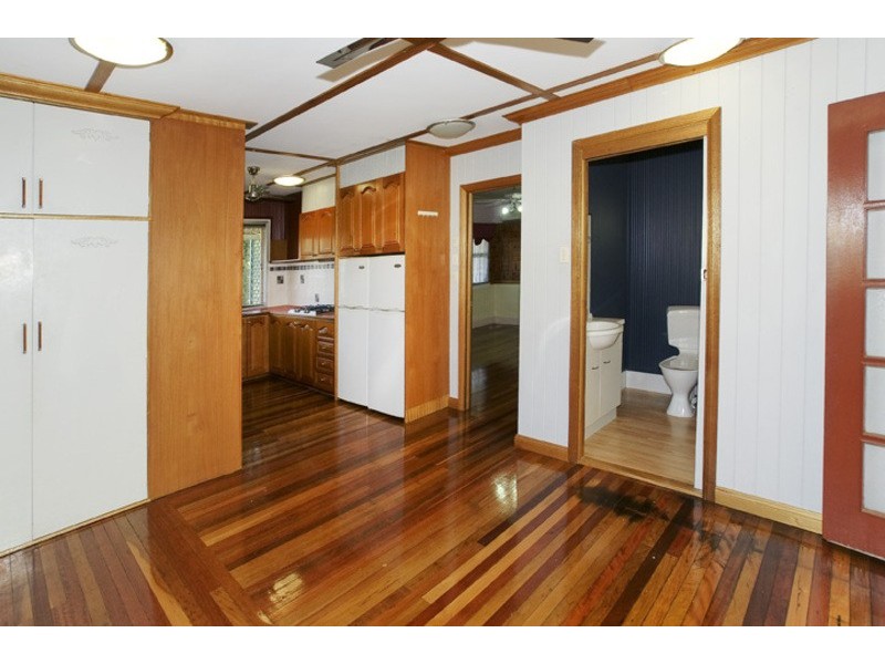 2 REDBANK ROAD, Redcliffe QLD 4020