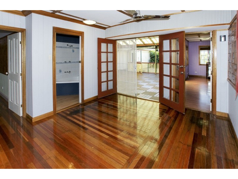 2 REDBANK ROAD, Redcliffe QLD 4020