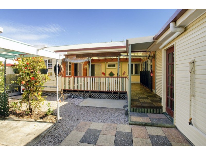 2 REDBANK ROAD, Redcliffe QLD 4020