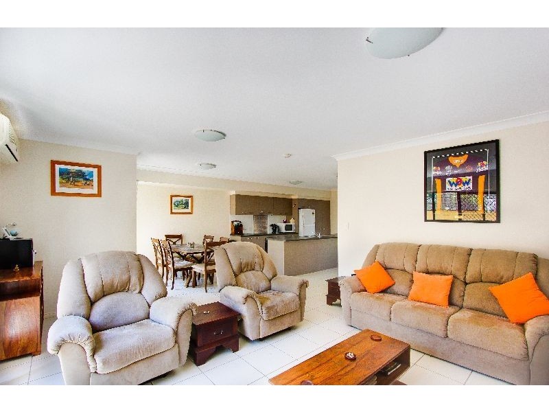 2/7 PERCY STREET, Redcliffe QLD 4020