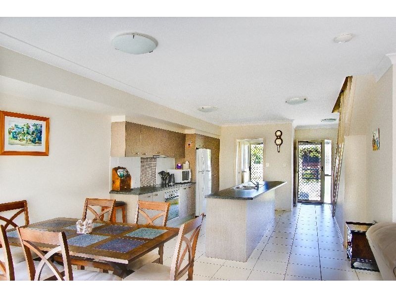 2/7 PERCY STREET, Redcliffe QLD 4020