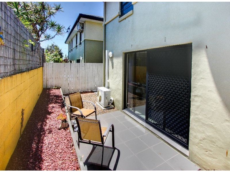 2/7 PERCY STREET, Redcliffe QLD 4020