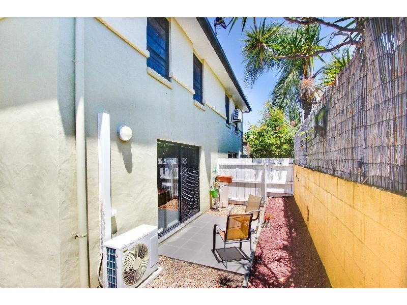 2/7 PERCY STREET, Redcliffe QLD 4020