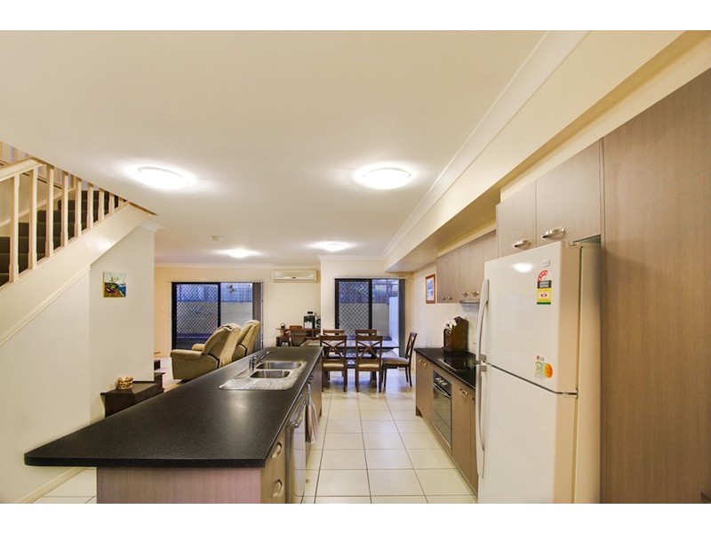 2/7 PERCY STREET, Redcliffe QLD 4020