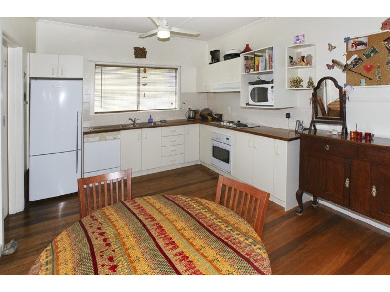 39 ESSEY ST, Clontarf QLD 4019