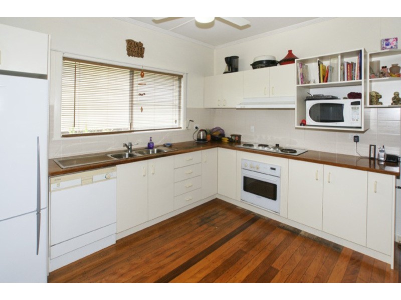 39 ESSEY ST, Clontarf QLD 4019