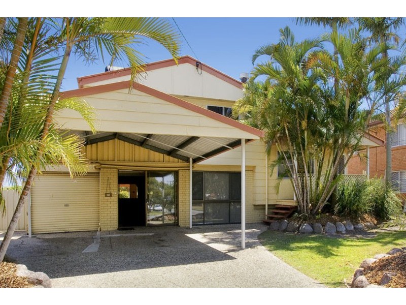 80 GRIFFITH RD, Scarborough QLD 4020