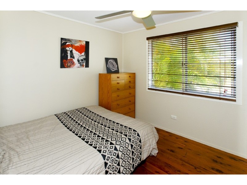 80 GRIFFITH RD, Scarborough QLD 4020
