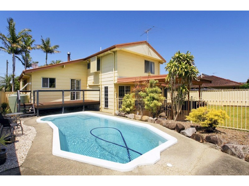 80 GRIFFITH RD, Scarborough QLD 4020