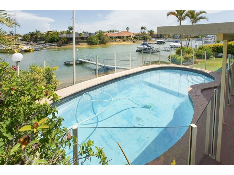 34  COURAGEOUS COURT, Newport QLD 4020