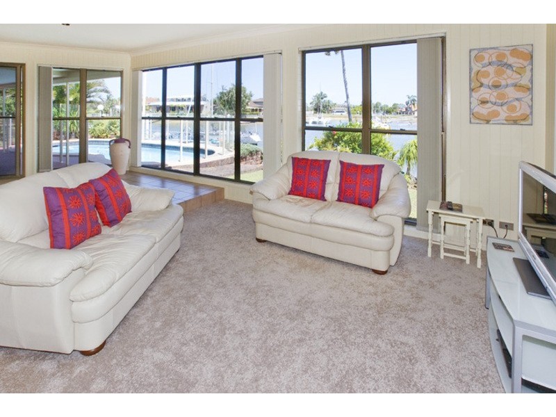 34  COURAGEOUS COURT, Newport QLD 4020