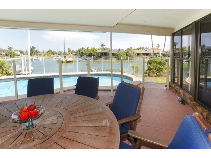 34  COURAGEOUS COURT, Newport QLD 4020