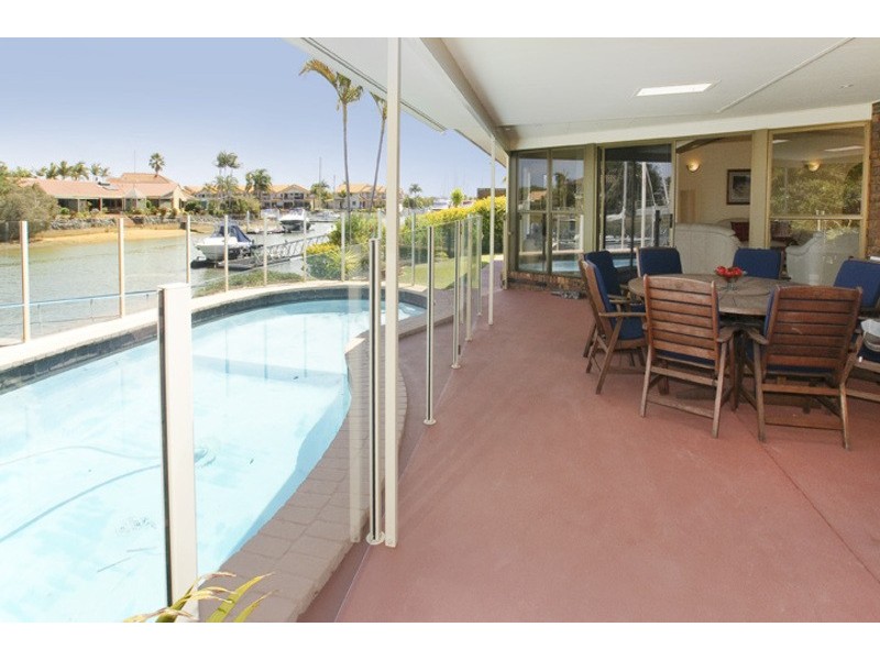 34  COURAGEOUS COURT, Newport QLD 4020