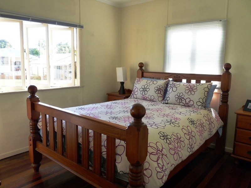 38 PEARL ST, Scarborough QLD 4020