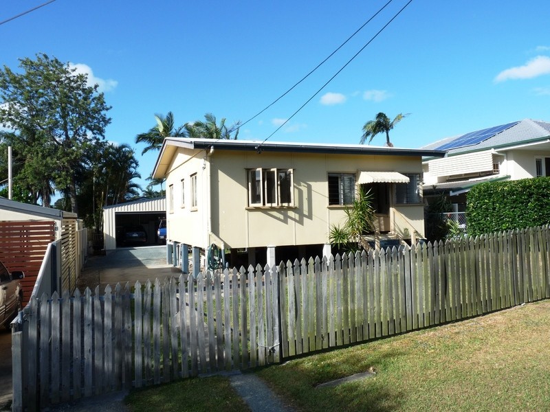 38 PEARL ST, Scarborough QLD 4020