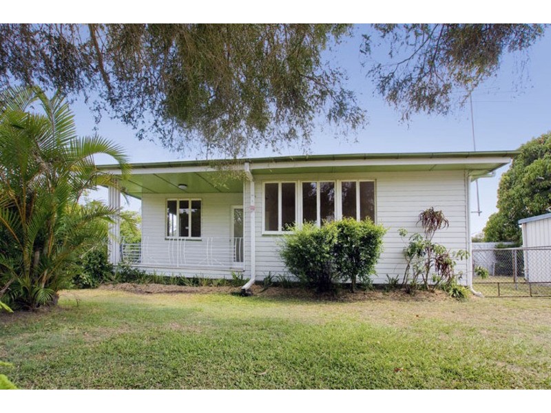 2 DAN ST, Clontarf QLD 4019