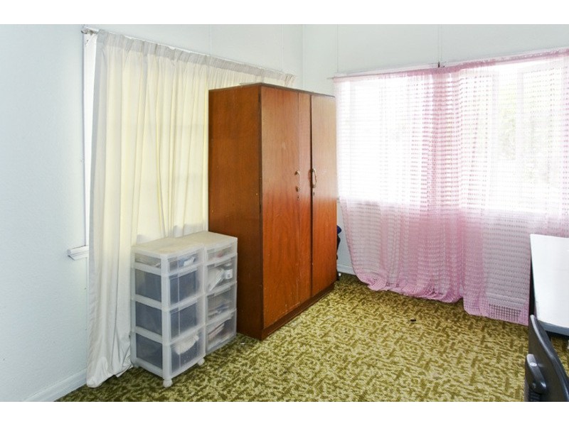 31 CAMPBELL ST, Scarborough QLD 4020