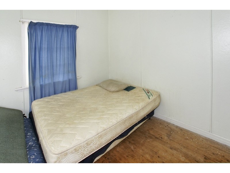 31 CAMPBELL ST, Scarborough QLD 4020