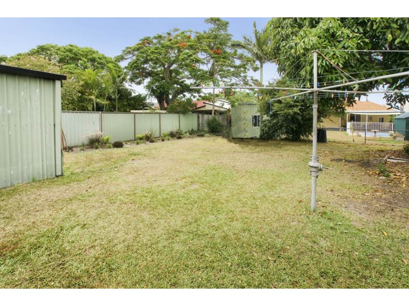 31 CAMPBELL ST, Scarborough QLD 4020
