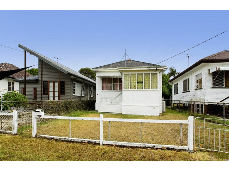 36 KING ST, Woody Point QLD 4019