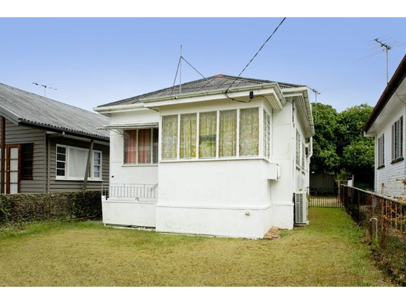 36 KING ST, Woody Point QLD 4019