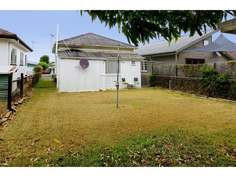 36 KING ST, Woody Point QLD 4019