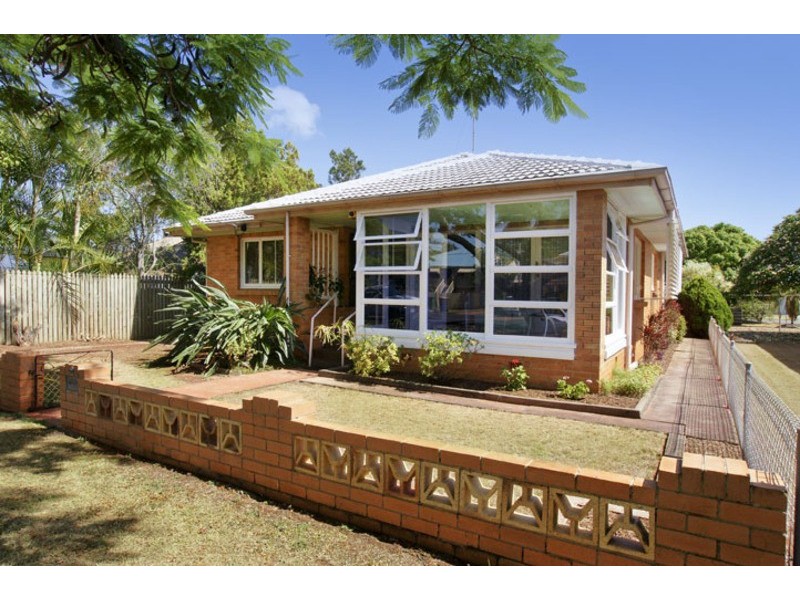 12  EVERSLEIGH RD, Scarborough QLD 4020