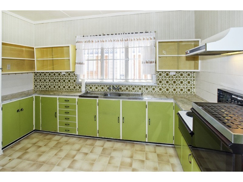 12  EVERSLEIGH RD, Scarborough QLD 4020