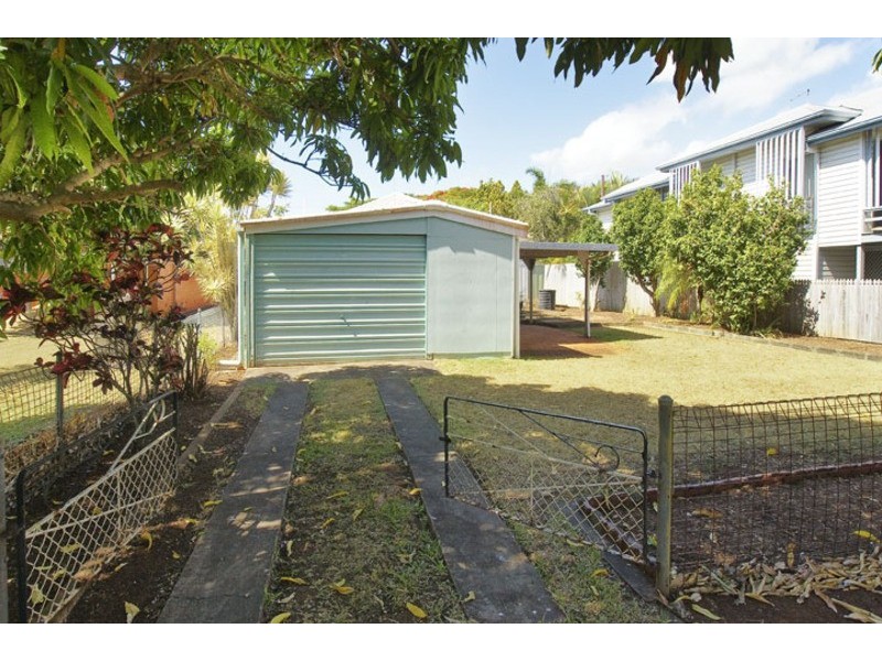 12  EVERSLEIGH RD, Scarborough QLD 4020