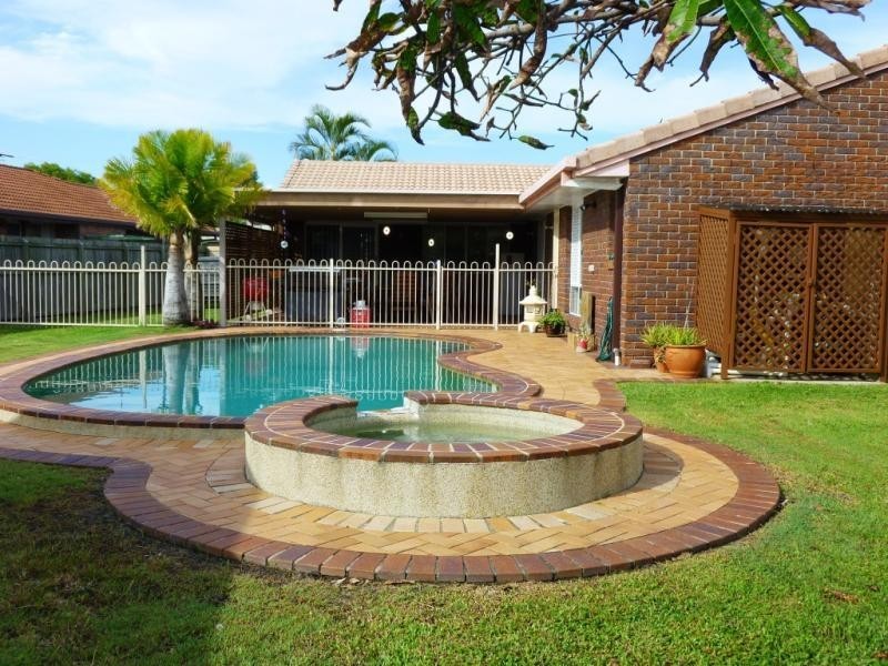 20 LINTHAVEN DRIVE, Rothwell QLD 4022