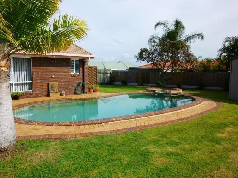20 LINTHAVEN DRIVE, Rothwell QLD 4022