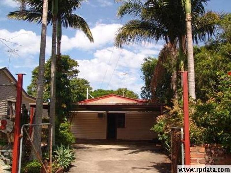 62 McLENNAN STREET, Woody Point QLD 4019