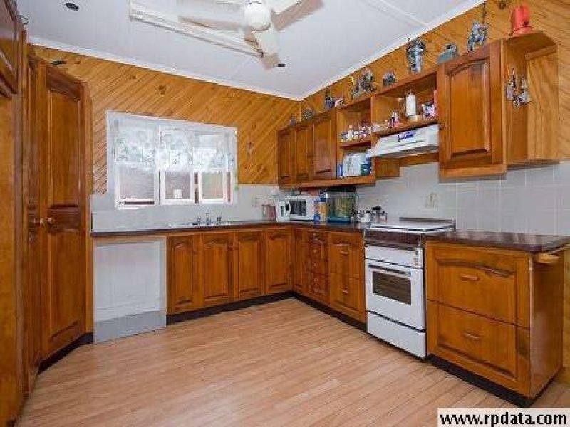 62 McLENNAN STREET, Woody Point QLD 4019