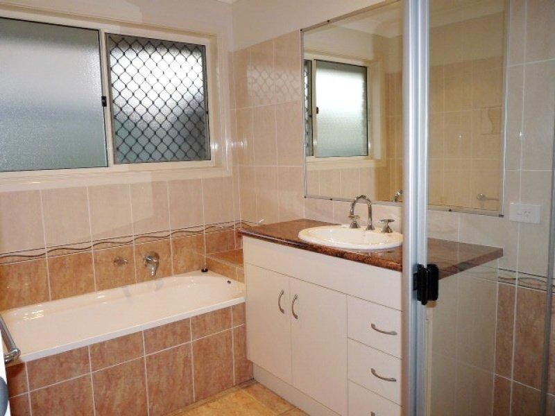 115 GRIFFITH ROAD, Newport QLD 4020