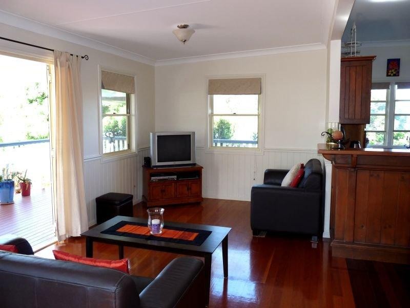 6 ERNEST STREET, Woody Point QLD 4019