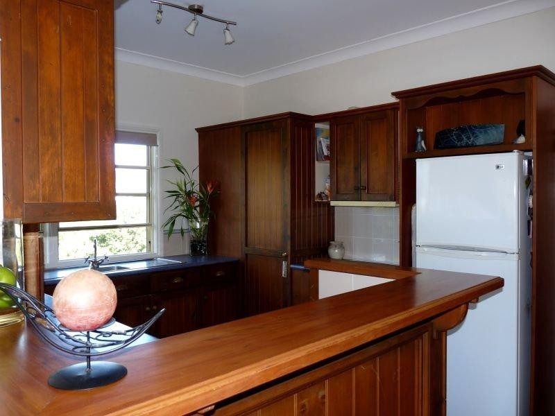 6 ERNEST STREET, Woody Point QLD 4019